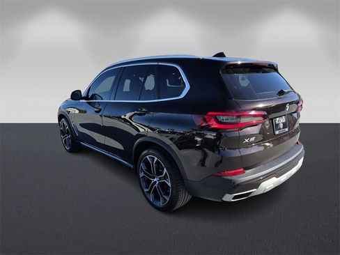 Certified 2022 BMW X5 sDrive40i image 6