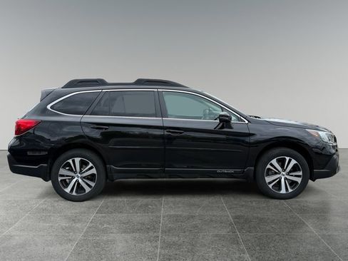 Used 2018 Subaru Outback 2.5i Limited AWD/4WD image 6