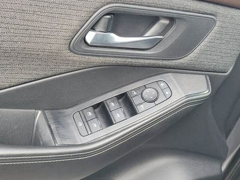 Used 2021 Nissan Rogue SV image 20