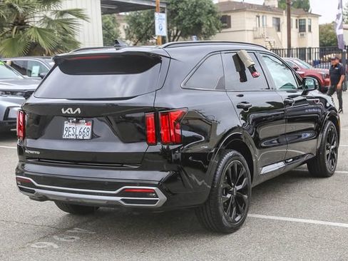 Used 2023 Kia Sorento SX FWD image 10