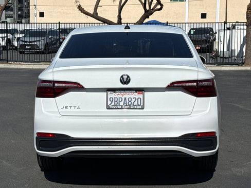 Used 2022 Volkswagen Jetta S image 9