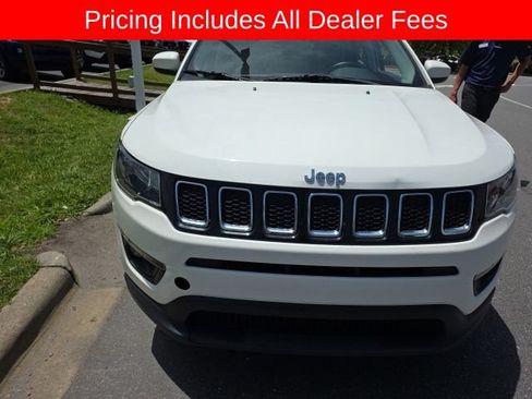 Used 2017 Jeep Compass Latitude AWD/4WD image 9