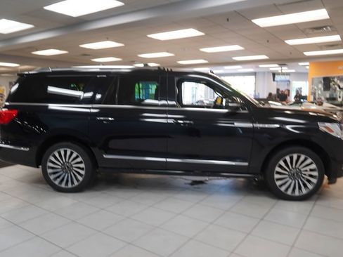 Used 2020 Lincoln Navigator L Reserve w/ Luxury Package AWD/4WD image 14