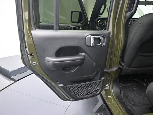 Used 2020 Jeep Wrangler Unlimited Willys image 14