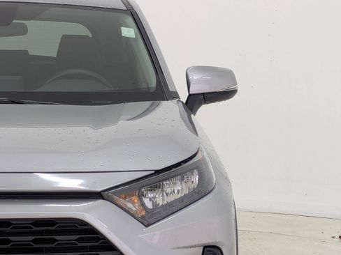 Used 2022 Toyota RAV4 LE image 11