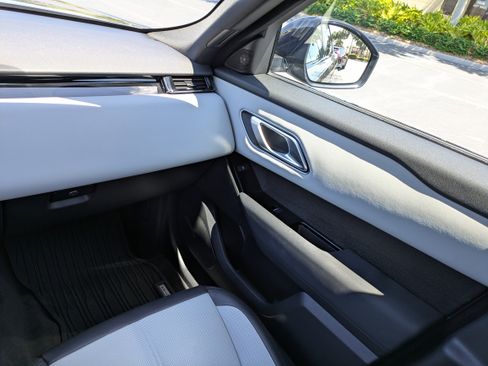 Used 2024 Land Rover Range Rover Velar Dynamic SE AWD/4WD image 16