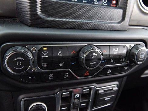 Used 2020 Jeep Wrangler Unlimited Sahara w/ Cold Weather Group image 15