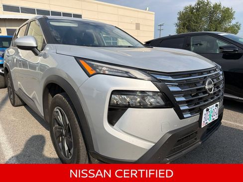 Used 2025 Nissan Rogue SV AWD/4WD image 4