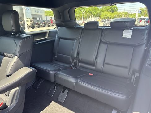 New 2026 Ford Expedition Platinum w/ Stealth Appearance Package AWD/4WD image 27