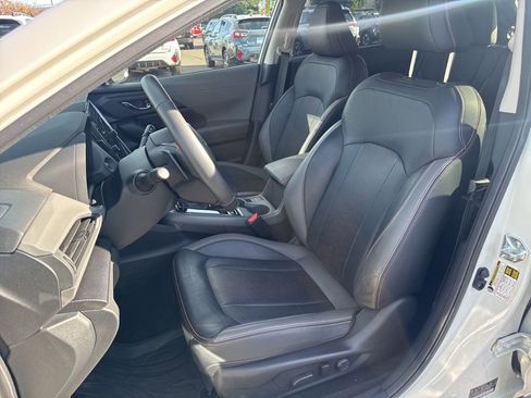 Certified 2025 Subaru Crosstrek 2.5i Limited w/ Crosstrek Mirror Package image 10