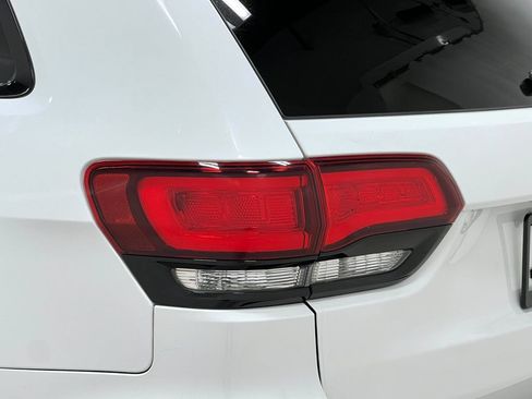 Used 2016 Jeep Grand Cherokee SRT w/ Trailer Tow Group IV AWD/4WD image 37