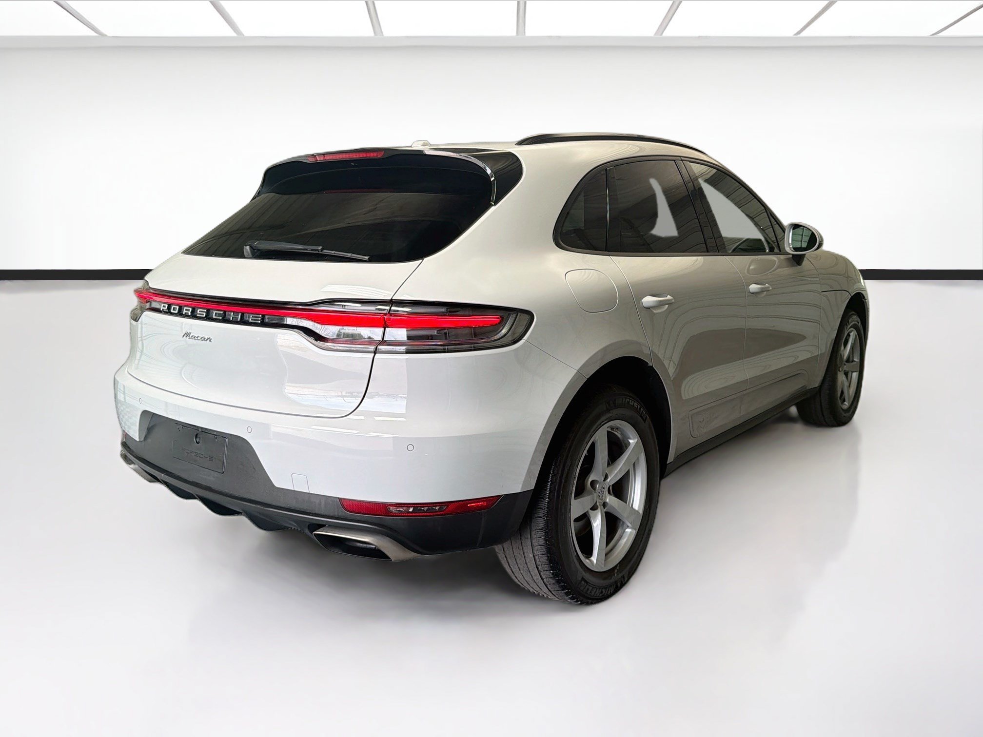 Used 2021 Porsche Macan AWD/4WD image 4