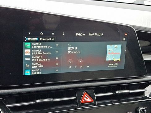 Used 2023 Kia Niro EX image 17