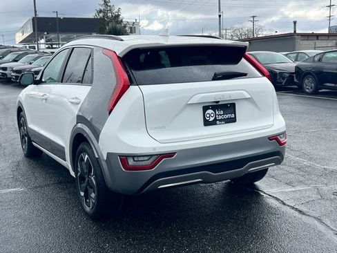 Certified 2024 Kia Niro Wave w/ Wave Preserve Package image 11