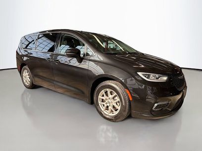 Used 2023 Chrysler Pacifica Touring-L