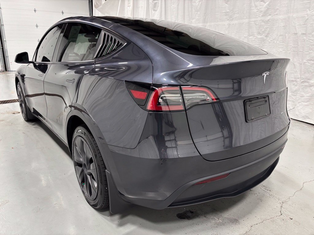 Used 2024 Tesla Model Y Long Range AWD/4WD image 5