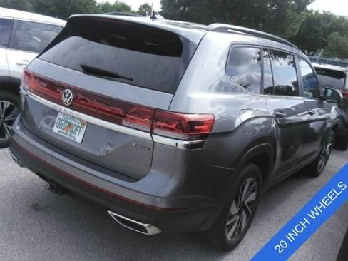 Used 2024 Volkswagen Atlas SE AWD/4WD image 7