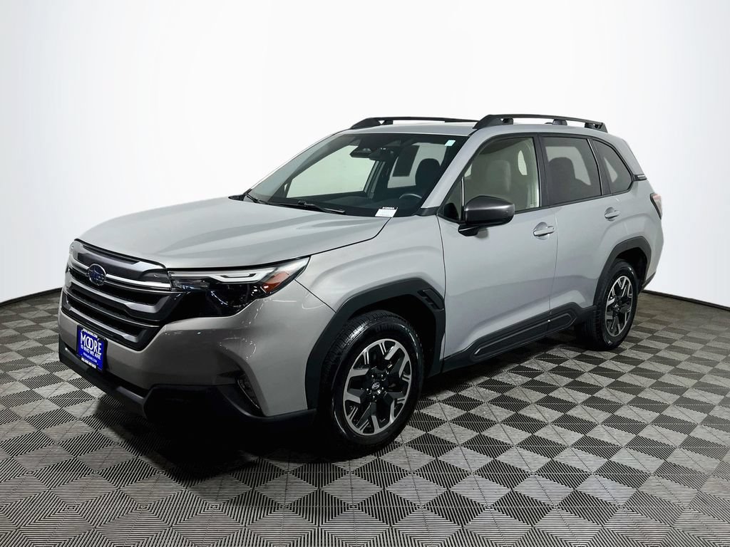 Used 2025 Subaru Forester Premium AWD/4WD image 3