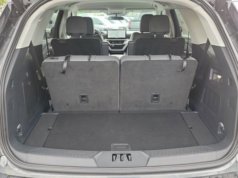 Used 2025 Ford Explorer Active w/ Active Comfort Package image 21