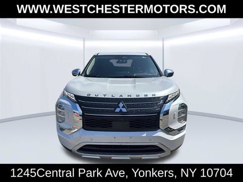 Used 2022 Mitsubishi Outlander SE AWD/4WD image 2