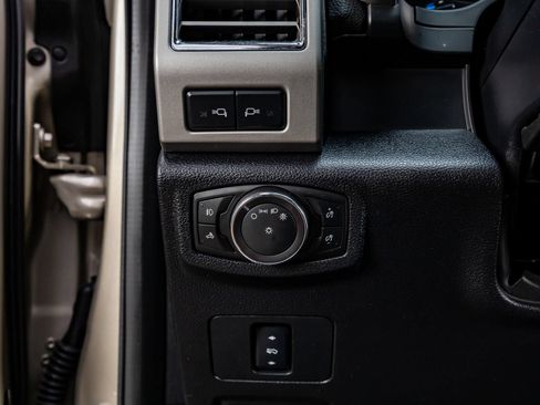 Used 2017 Ford F250 Lariat w/ Chrome Package AWD/4WD image 20