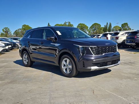 New 2026 Kia Sorento LX image 2