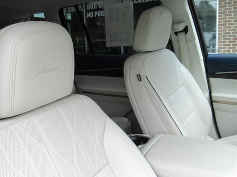 Used 2026 Buick Enclave Avenir w/ Super Cruise Package AWD/4WD image 34
