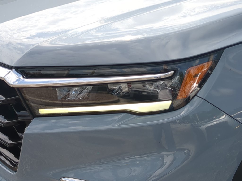 Used 2023 Honda Pilot Touring image 8