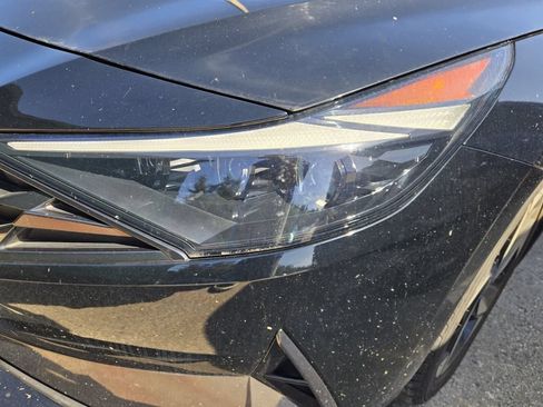 Certified 2023 Hyundai Elantra Limited FWD image 12