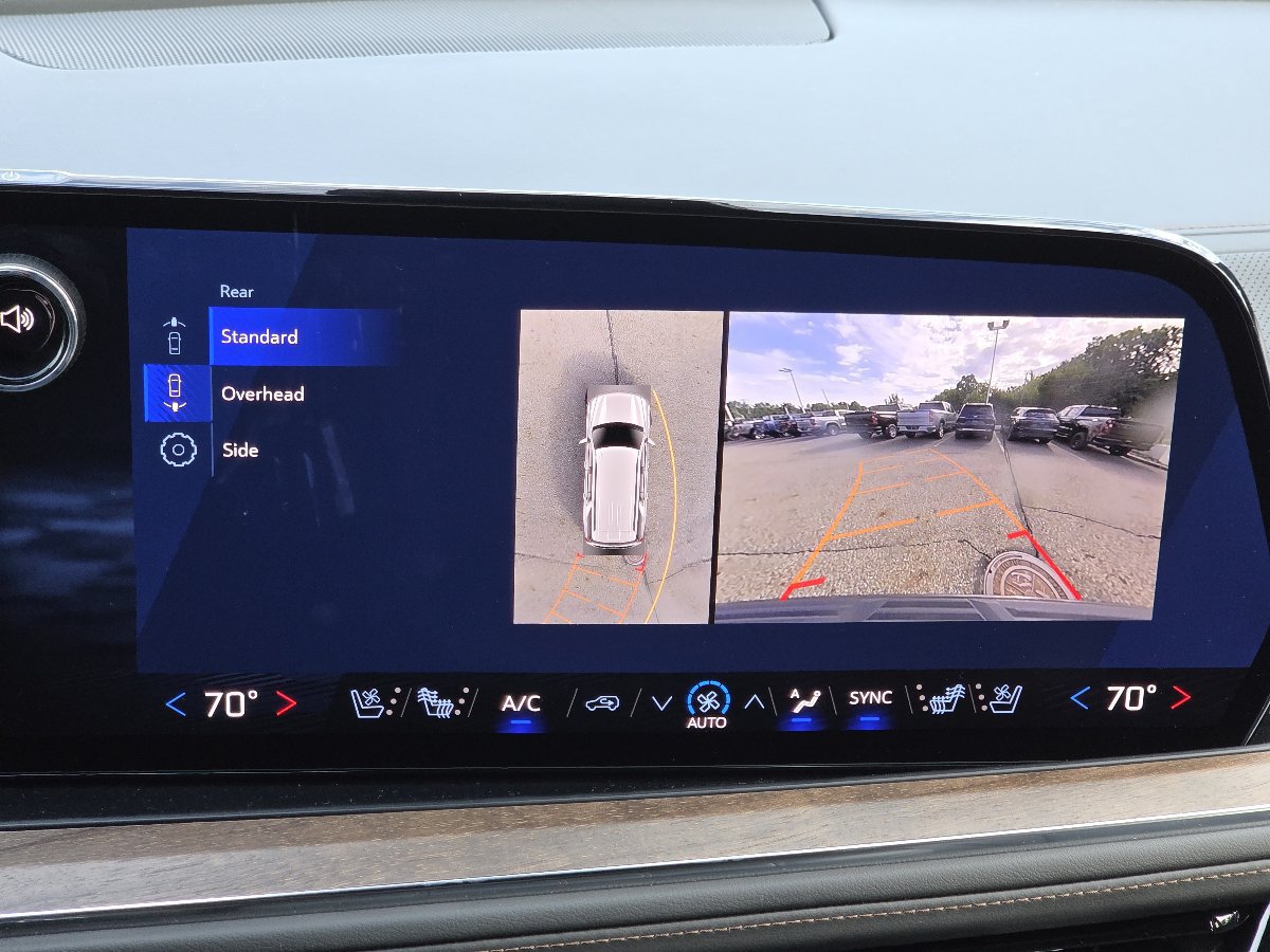 New 2026 Chevrolet Tahoe High Country AWD/4WD image 10