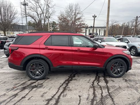 New 2026 Ford Explorer ST image 4