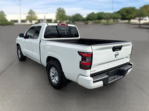 Used 2024 Nissan Frontier SV w/ Technology Package RWD image 5