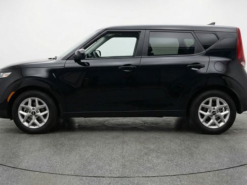 Used 2025 Kia Soul LX w/ LX Technology Package FWD image 3