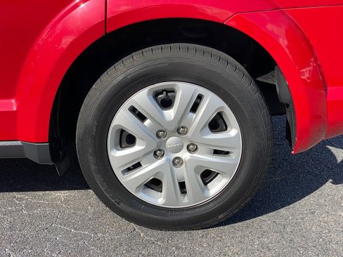 Used 2017 Dodge Journey SE image 11