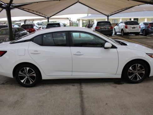Used 2022 Nissan Sentra SV image 8