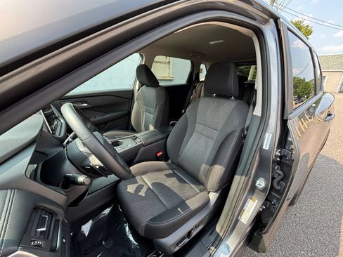 Used 2026 Nissan Rogue SV FWD image 37