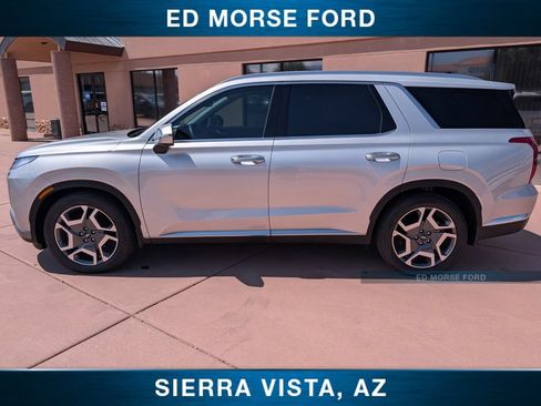 Used 2025 Hyundai Palisade Limited AWD/4WD image 2