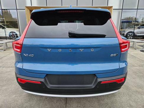 Certified 2024 Volvo XC40 B5 Plus w/ Climate Package AWD/4WD image 6