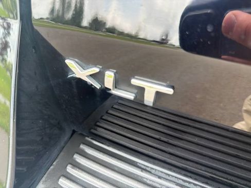 Used 2020 Ford Expedition XLT w/ Equipment Group 202A AWD/4WD image 9