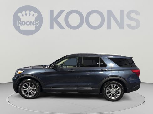 Used 2022 Ford Explorer Limited w/ Equipment Group 301A RWD image 2