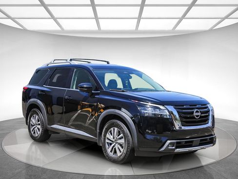 Used 2023 Nissan Pathfinder SL AWD/4WD image 5