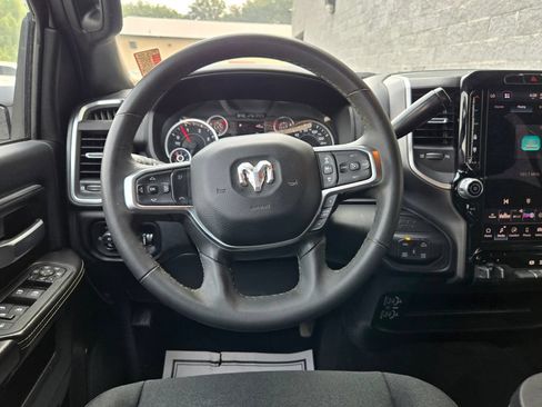 Used 2025 RAM 2500 Big Horn AWD/4WD image 38
