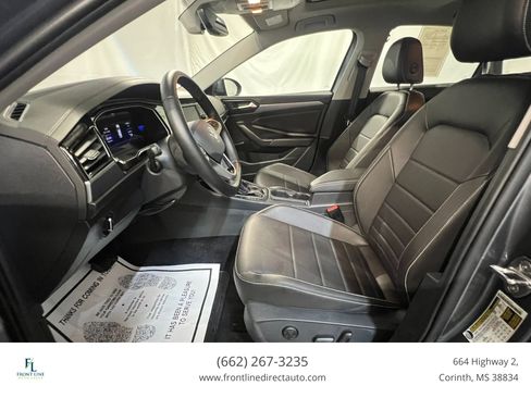Used 2023 Volkswagen Jetta SE FWD image 12
