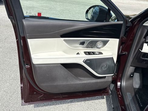 Used 2024 Lincoln Nautilus Black Label image 14