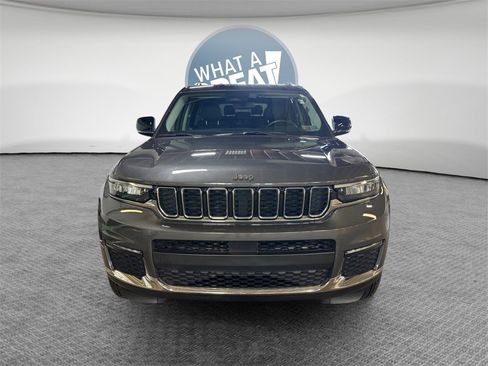 Used 2022 Jeep Grand Cherokee L Limited image 9