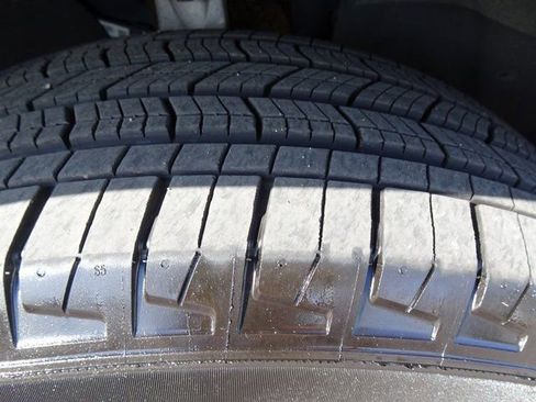 Used 2019 Jeep Grand Cherokee Limited image 35