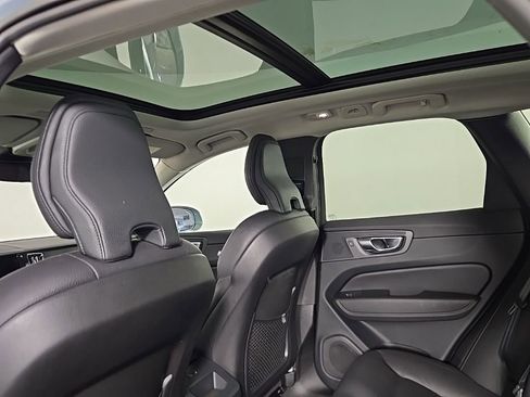 Certified 2023 Volvo XC60 B5 Plus w/ Climate Package AWD/4WD image 19