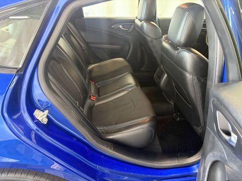 Used 2015 Chrysler 200 S FWD image 21
