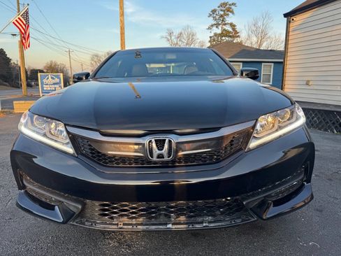 Used 2017 Honda Accord EX-L image 2