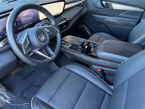 Used 2025 Buick Enclave Preferred image 9